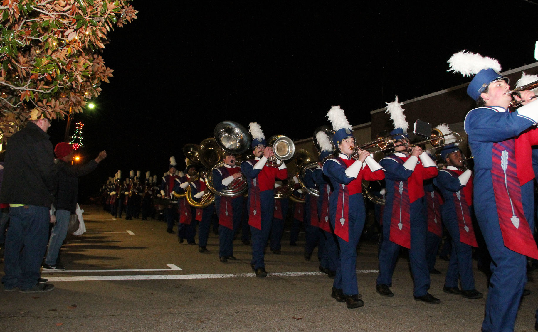 ict-2019-12-04-fulton-parade08.jpg